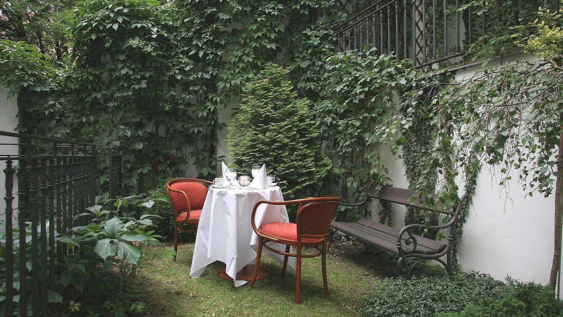 Boutique Hotel 16 Prague